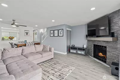 5736 S 238th Court #E4, Kent, WA 98032 - Photo 6