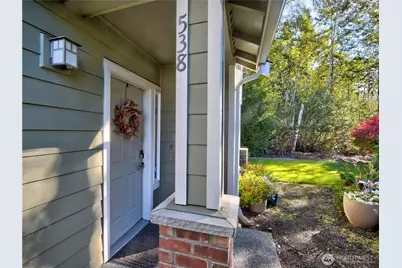 538 241st Lane SE, Sammamish, WA 98074 - Photo 2