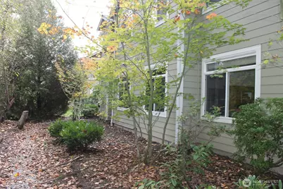 538 241st Lane SE, Sammamish, WA 98074 - Photo 6