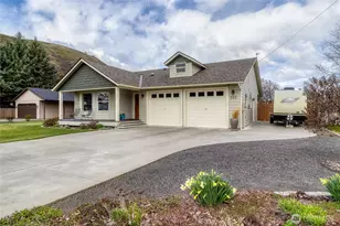 305 E Jackson St, Dayton, WA 99328 - Photo 1