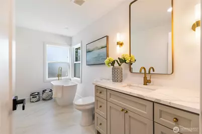 828 NE 95th Street, Seattle, WA 98115 - Photo 10