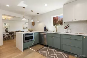 828 NE 95th St, Seattle, WA 98115 - Photo 6