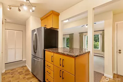 13620 NE 7th Street #F14, Bellevue, WA 98005 - Photo 4