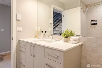 1709 20th Ave #A, Seattle, WA 98122 - Photo 18
