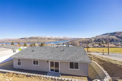 358 Ives Street, Pateros, WA 98846 - Photo 1