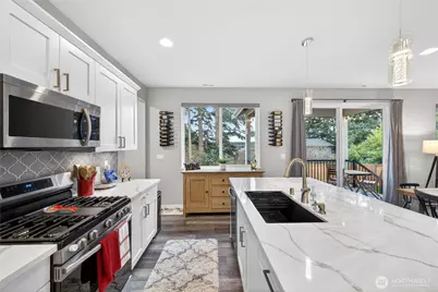 2210 SW Putnam Dr., Oak Harbor, WA 98277 - Photo 6