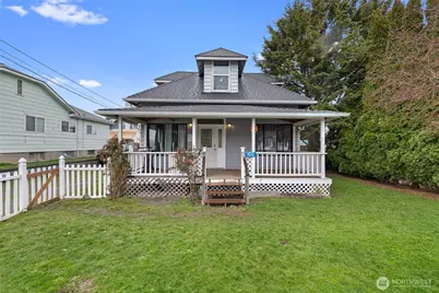 1011 E Fairhaven Avenue, Burlington, WA 98233 - Photo 1