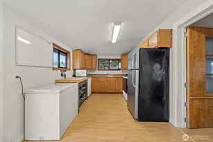 1011 E Fairhaven Ave, Burlington, WA 98233 - Photo 6