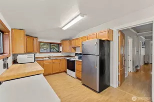 1011 E Fairhaven Ave, Burlington, WA 98233 - Photo 8