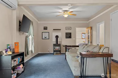 1011 E Fairhaven Avenue, Burlington, WA 98233 - Photo 4