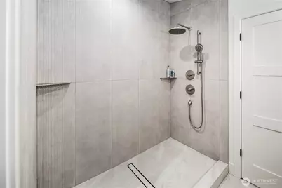 524 NE 89th Street #B, Seattle, WA 98115 - Photo 24