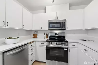 9210 Market Place #J101, Lake Stevens, WA 98258 - Photo 8