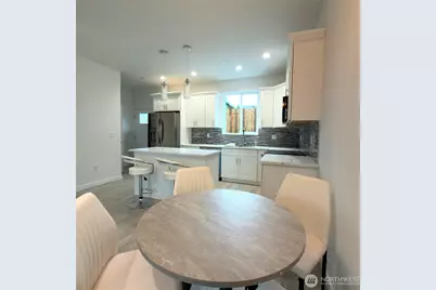 648 B SW 139th Street, Burien, WA 98166 - Photo 4