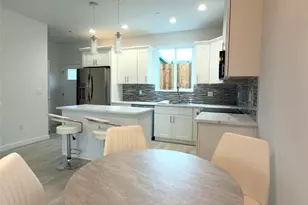 648 B SW 139th St, Burien, WA 98166 - Photo 4