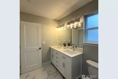 648 B SW 139th Street, Burien, WA 98166 - Photo 10