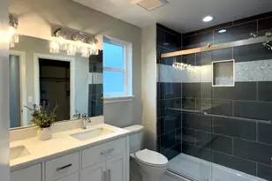 648 B SW 139th St, Burien, WA 98166 - Photo 12