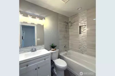 648 B SW 139th Street, Burien, WA 98166 - Photo 14