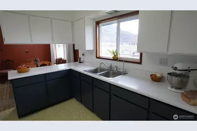 6 Jennings Loop Road, Oroville, WA 98844 - Photo 8