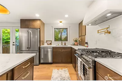 7727 19th Avenue NW, Seattle, WA 98117 - Photo 4