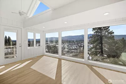 205 W 5th Street, Cle Elum, WA 98922 - Photo 2