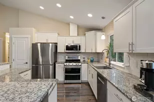 10278 NE Shore Dr, Indianola, WA 98342 - Photo 14