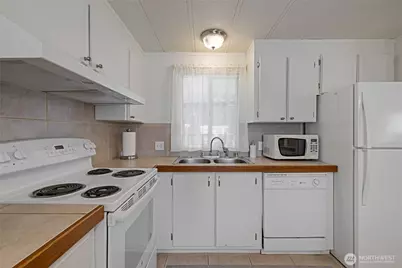 507 131st Street E #A, Tacoma, WA 98445 - Photo 10