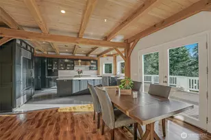 528 Waynes Ridge Cir, Camano Island, WA 98282 - Photo 8