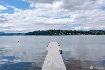 2642 E Lake Sammamish Parkway NE, Sammamish, WA 98074 - Photo 18