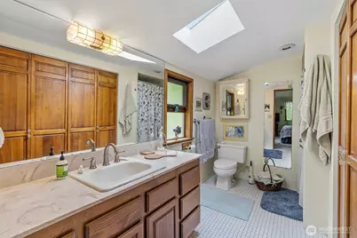 2642 E Lake Sammamish Parkway NE, Sammamish, WA 98074 - Photo 10