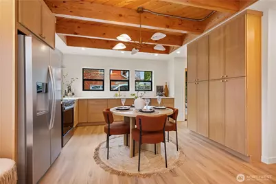 8253 Densmore Avenue N, Seattle, WA 98103 - Photo 6