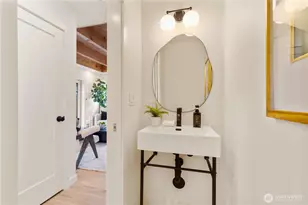 8253 Densmore Ave N, Seattle, WA 98103 - Photo 14