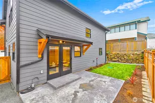 8253 Densmore Ave N, Seattle, WA 98103 - Photo 26
