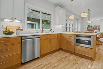 604 N 44th Street, Seattle, WA 98103 - Photo 12