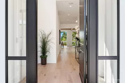 9812 NE 31st Street, Bellevue, WA 98004 - Photo 2