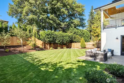 9812 NE 31st Street, Bellevue, WA 98004 - Photo 38