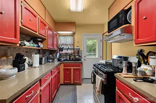 1407 Thurston Ave NE, Olympia, WA 98506 - Photo 10