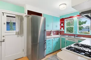 11249 Fremont Ave N, Seattle, WA 98133 - Photo 10