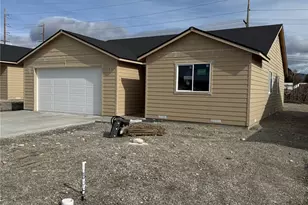 2476 Noah St SE, East Wenatchee, WA 98802 - Photo 2