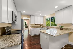 22706 NE 12th Pl, Sammamish, WA 98074 - Photo 12