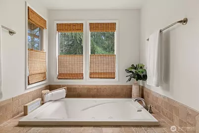 2524 225th Place NE, Sammamish, WA 98074 - Photo 18