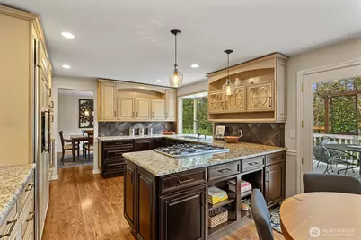 2524 225th Place NE, Sammamish, WA 98074 - Photo 8