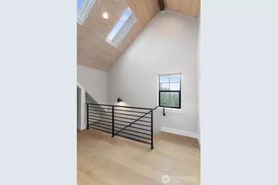 10715 2nd Avenue NW, Seattle, WA 98177 - Photo 18