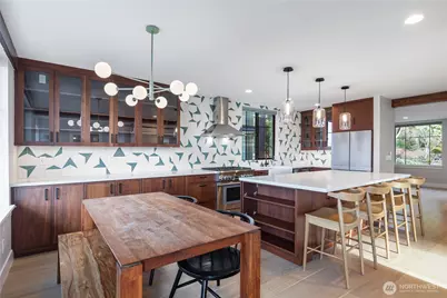 10715 2nd Avenue NW, Seattle, WA 98177 - Photo 12