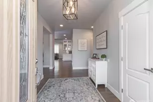 9409 9th Ave Ct E, Tacoma, WA 98445 - Photo 2