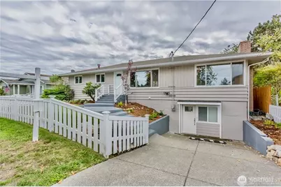 2241 S 252nd Street, Des Moines, WA 98198 - Photo 2