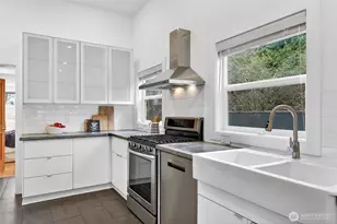 3528 SW 98th St, Seattle, WA 98126 - Photo 6