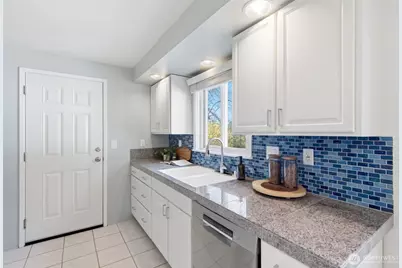 10409 39th Avenue SW, Seattle, WA 98146 - Photo 12