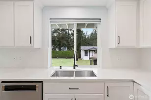 5810 36th Ave E, Tacoma, WA 98443 - Photo 12