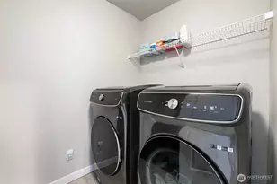 10445 11th St E, Edgewood, WA 98372 - Photo 30