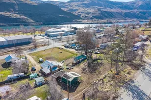 470 2nd St, Chelan Falls, WA 98817 - Photo 34